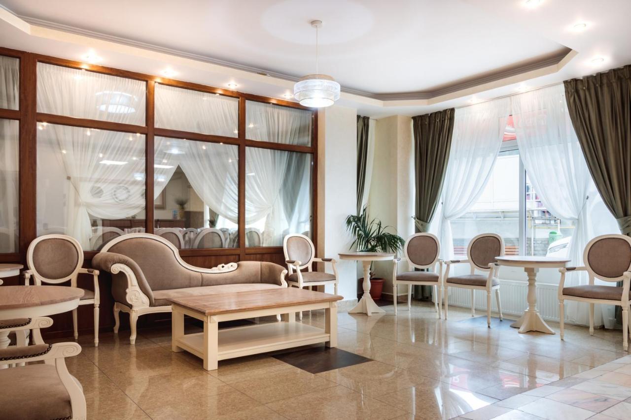 Hotel Central - Băile Olăneşti エクステリア 写真