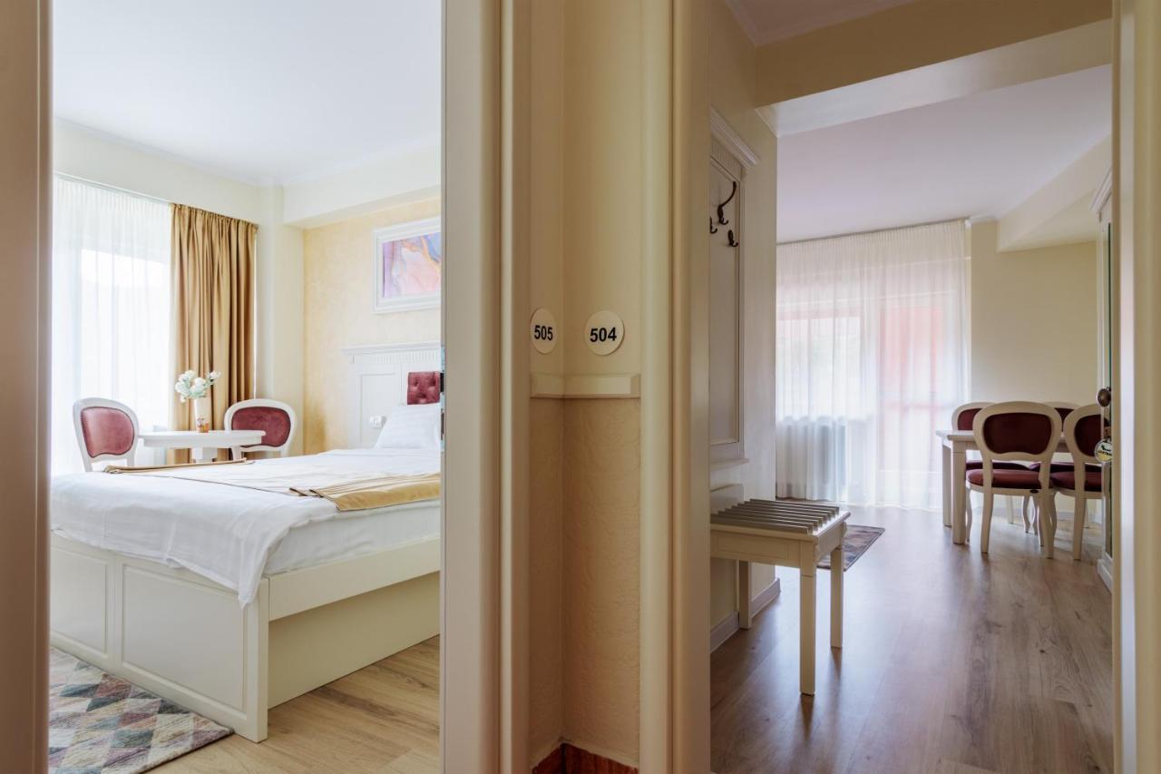Hotel Central - Băile Olăneşti エクステリア 写真