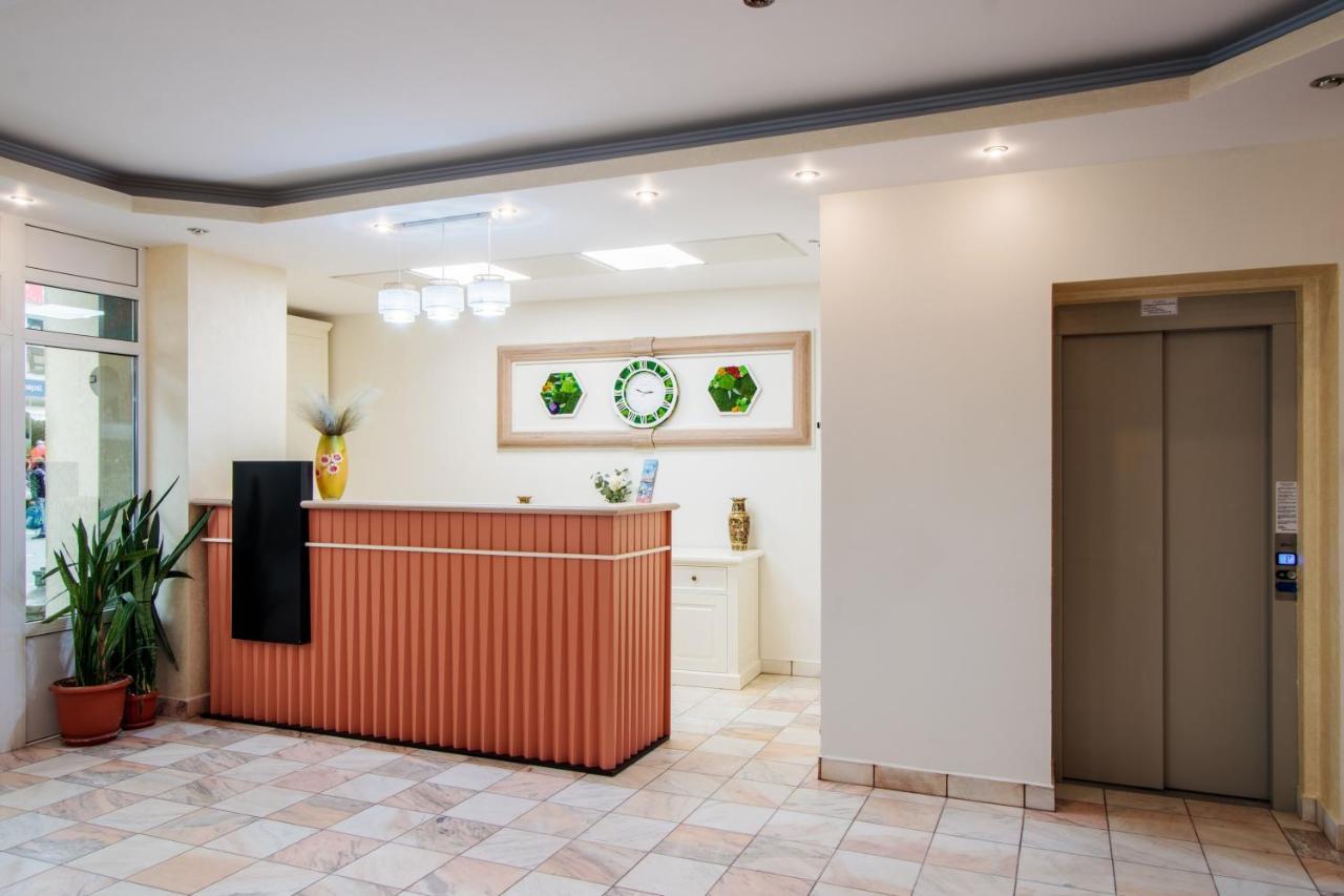 Hotel Central - Băile Olăneşti エクステリア 写真