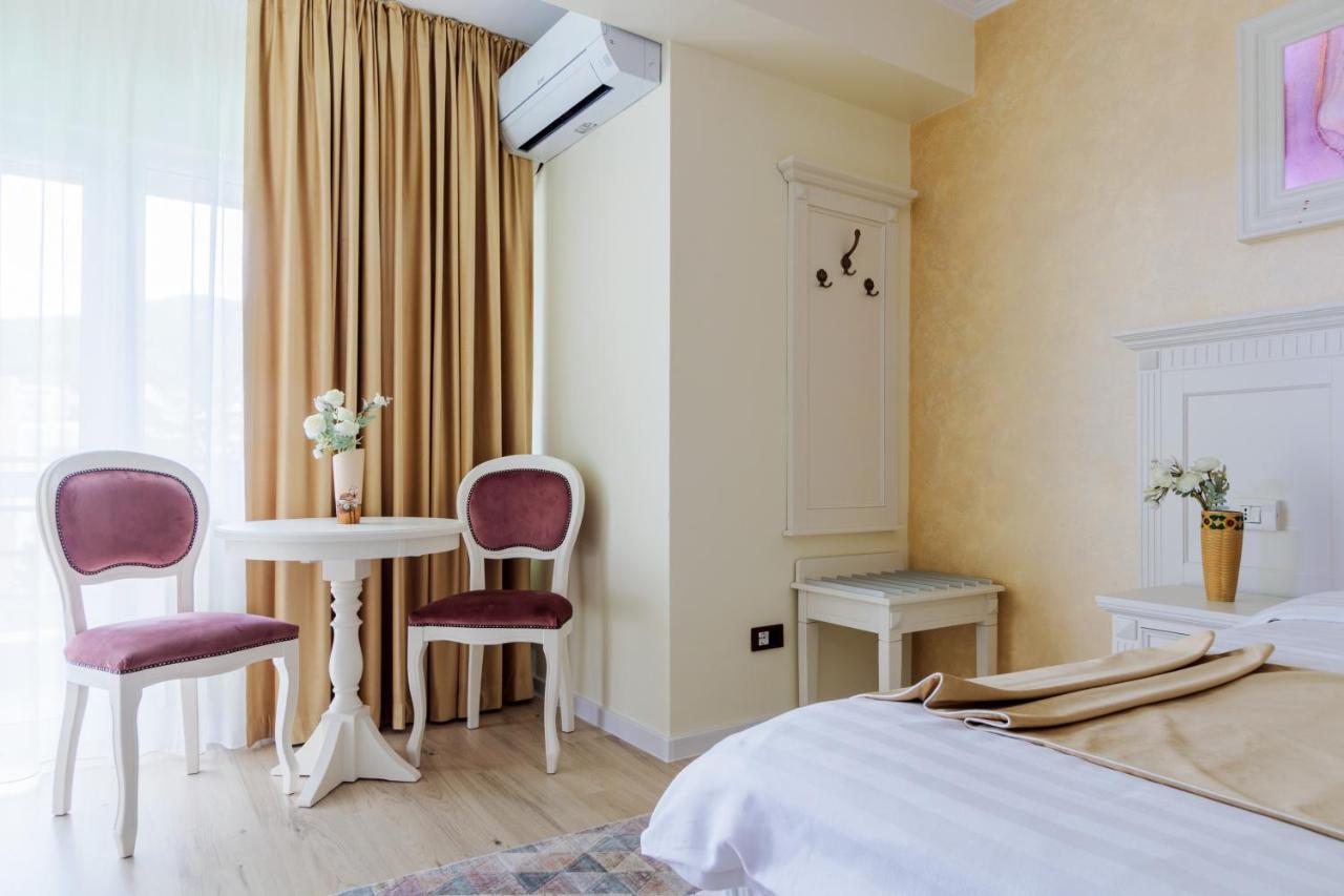 Hotel Central - Băile Olăneşti エクステリア 写真