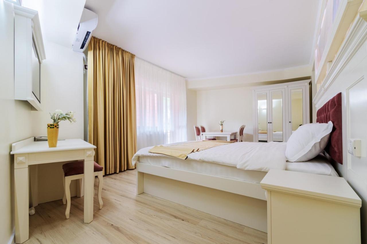 Hotel Central - Băile Olăneşti エクステリア 写真