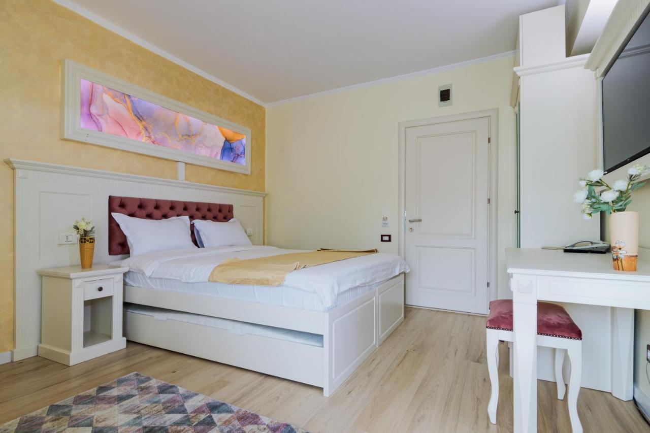 Hotel Central - Băile Olăneşti エクステリア 写真