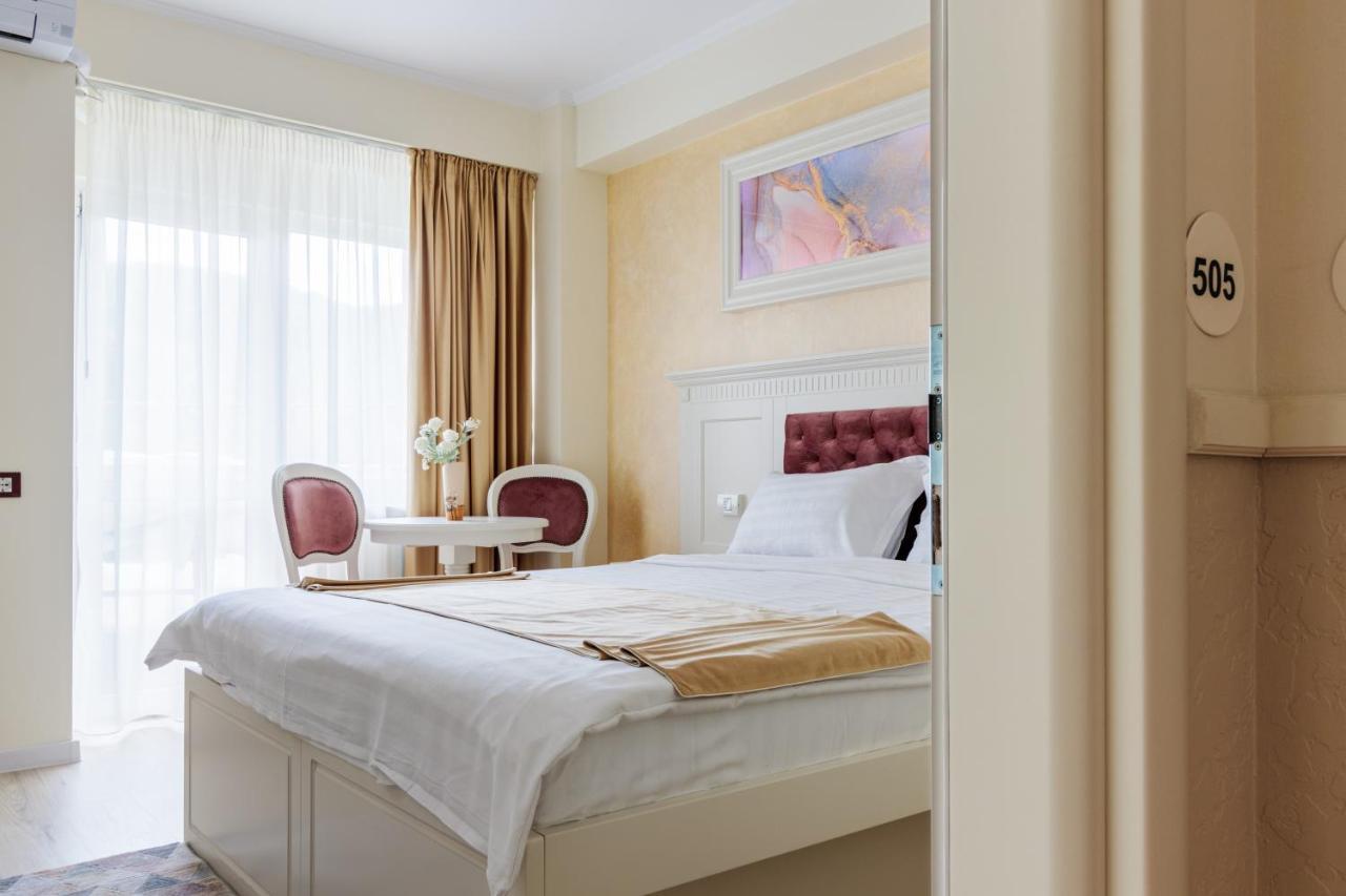 Hotel Central - Băile Olăneşti エクステリア 写真